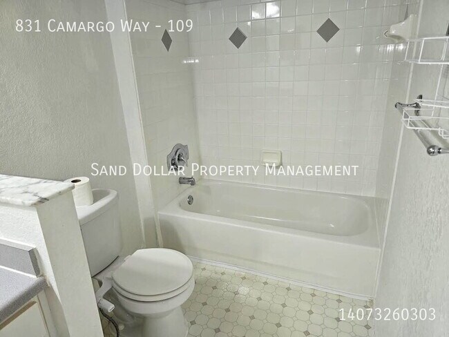 Building Photo - 831 Camargo Way