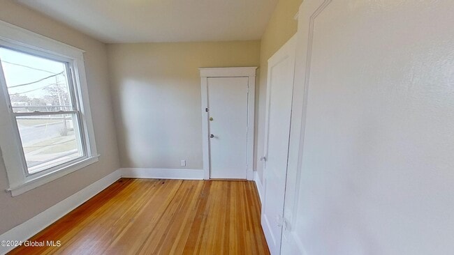 Building Photo - 469 Delaware Ave