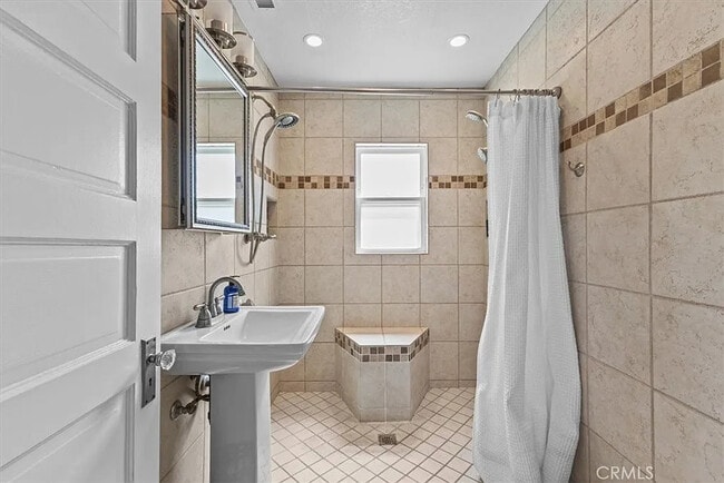 Building Photo - 228 Jacaranda Pl