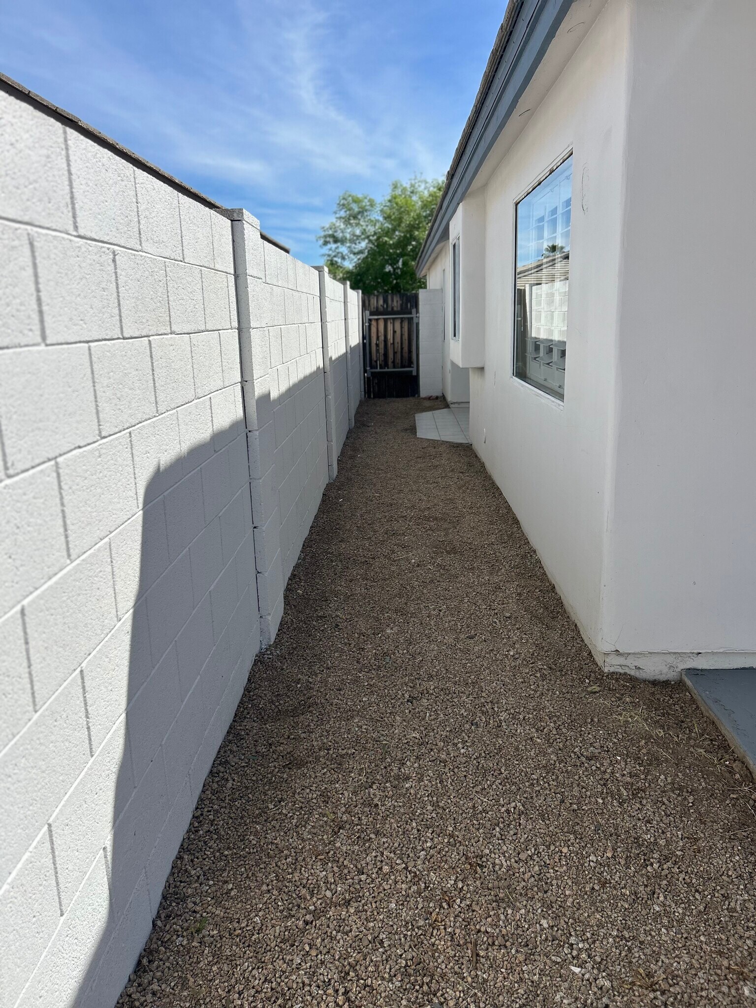 Building Photo - 15822 N 5th Ave
