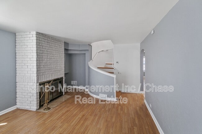 Building Photo - 14336 Harrison Ave