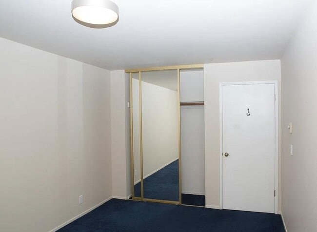 Building Photo - 1930 Mission St