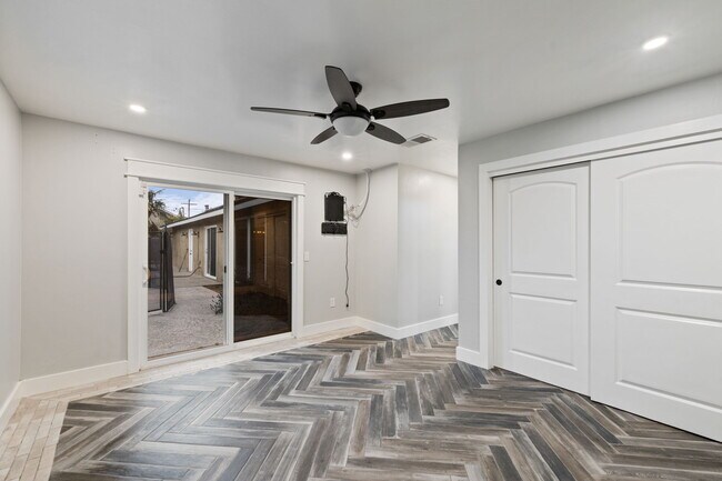 Building Photo - 1212 S Demaree St