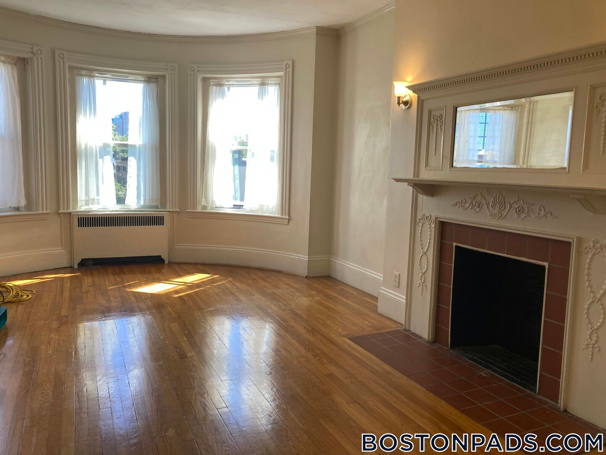 Building Photo - 912 Beacon St