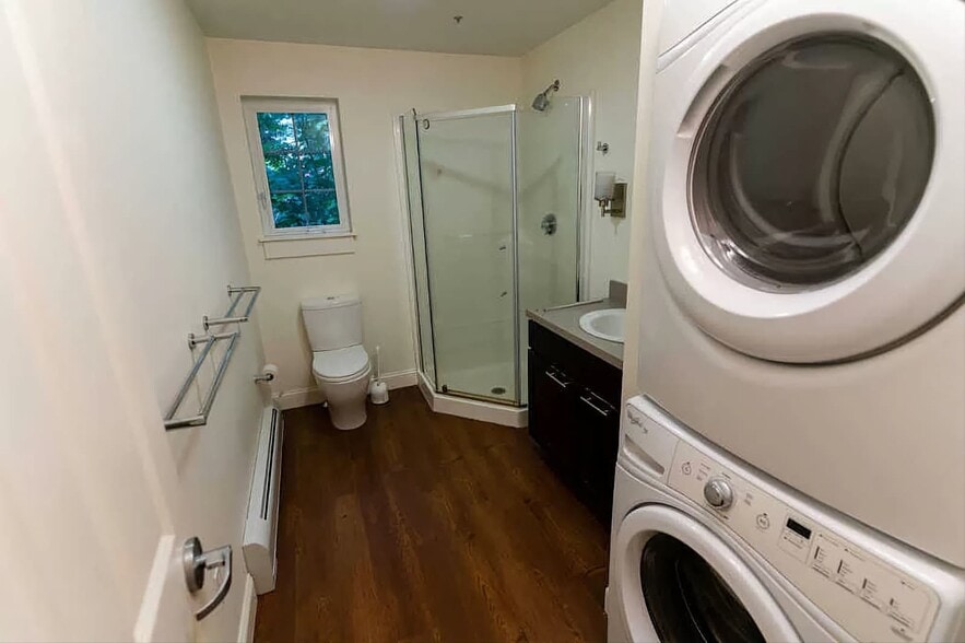 Building Photo - 11 Academy St