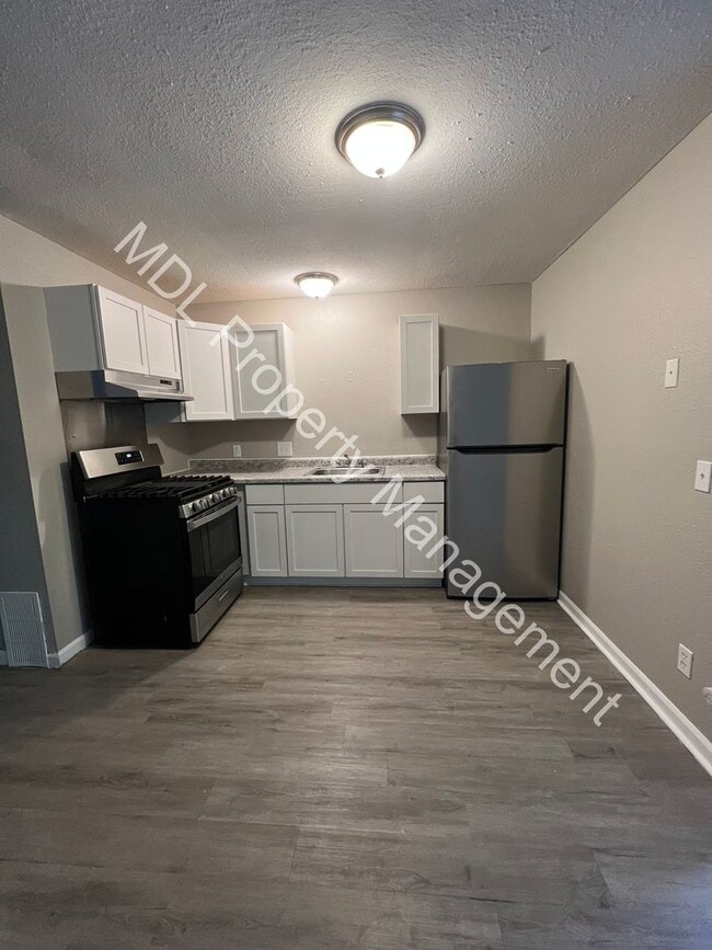 Building Photo - 2809 S Jefferson*
