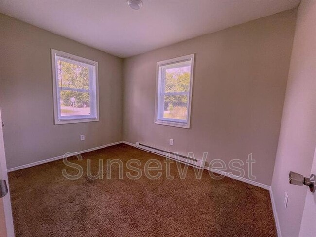 Building Photo - 4401 Layola Ave