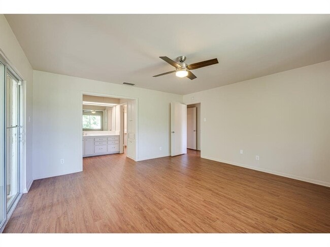 Building Photo - 6100 Mountainclimb Dr