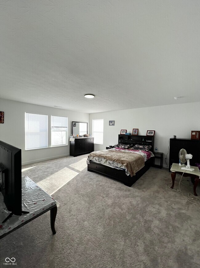 Building Photo - 2725 Linwood Ave