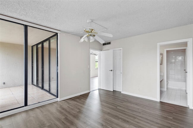 Building Photo - 8429 Forest Hills Dr