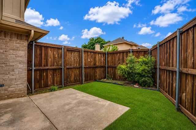 Building Photo - 524 Raintree Cir