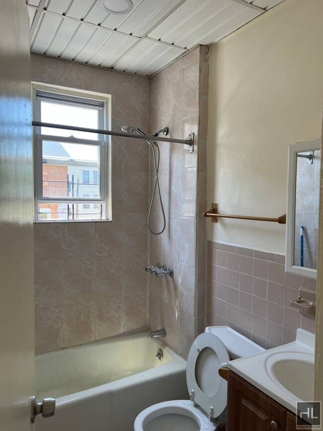 Building Photo - CEDAR STREET