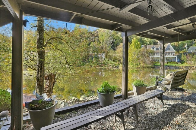 Building Photo - 188 Ferdon Ave