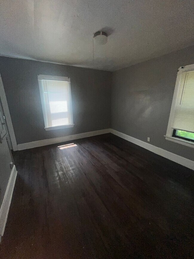 Building Photo - Section 8 Accepted! Charming 4-bedroom hom...