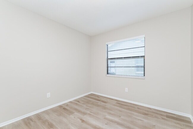 Building Photo - 11211 Fiddlewood Dr