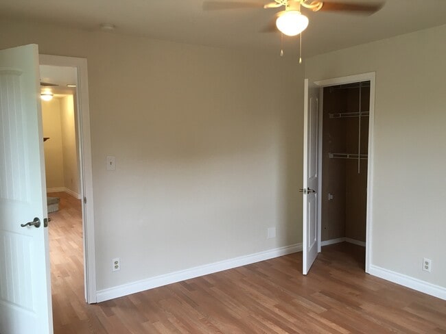 Building Photo - Charming 2 Bedroom 1 Bath Home