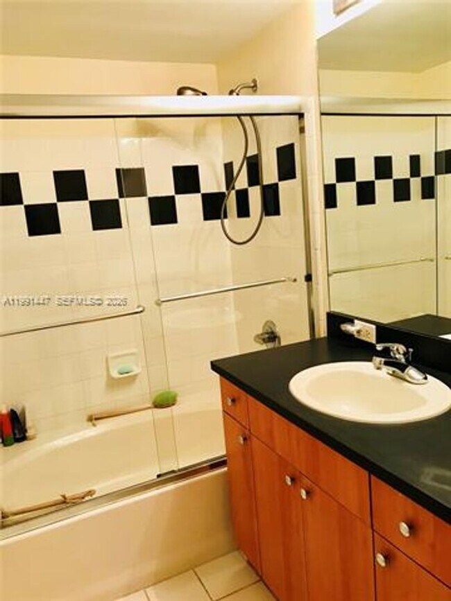 Building Photo - 1330 West Ave