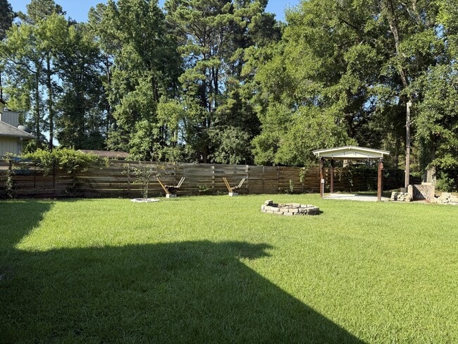 Building Photo - 122 Longleaf Cir
