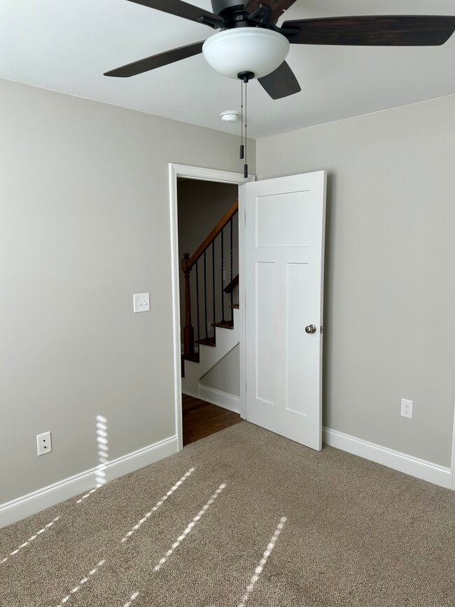 Building Photo - 2312 Belle Ave NE