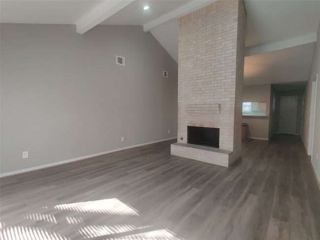 Building Photo - 9462 Fuqua St