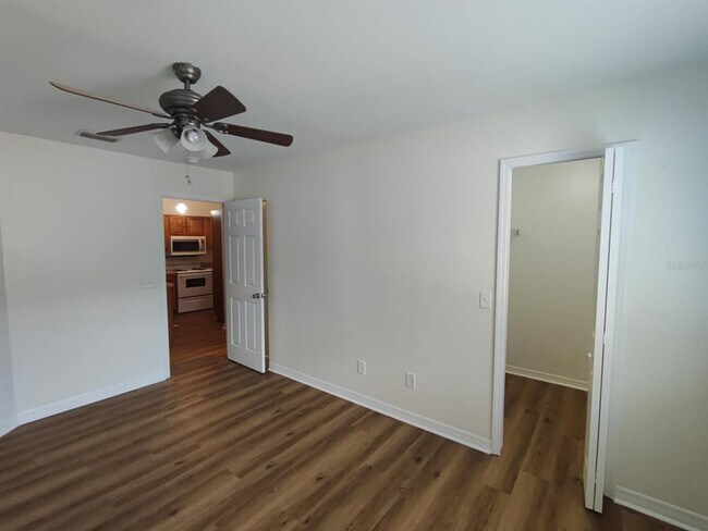 Building Photo - 6019 Scotchwood Glen
