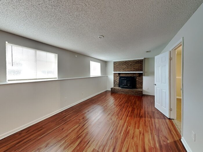 Building Photo - 3025 Oneida Rd