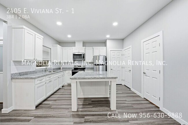 Building Photo - 2405 E Viviana St