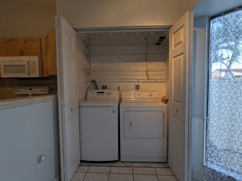 Building Photo - 2711 San Remo Cir