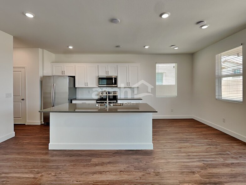 Building Photo - 9150 Liberty Cap Ct