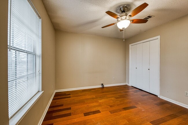 Building Photo - Spacious Home for Rent!