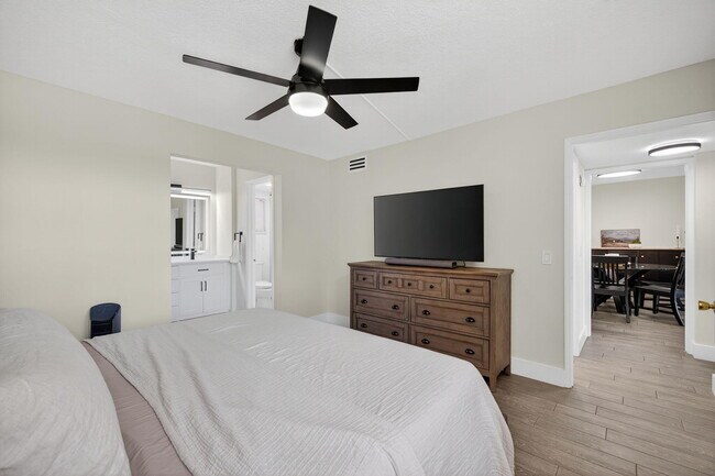 Building Photo - 9480 Tangerine Pl