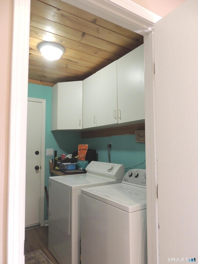 Building Photo - 124 S Montowese St