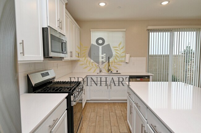 Building Photo - 231 Nabors Dr S