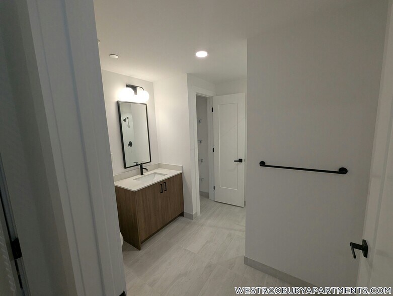 Building Photo - 199 Gardner St