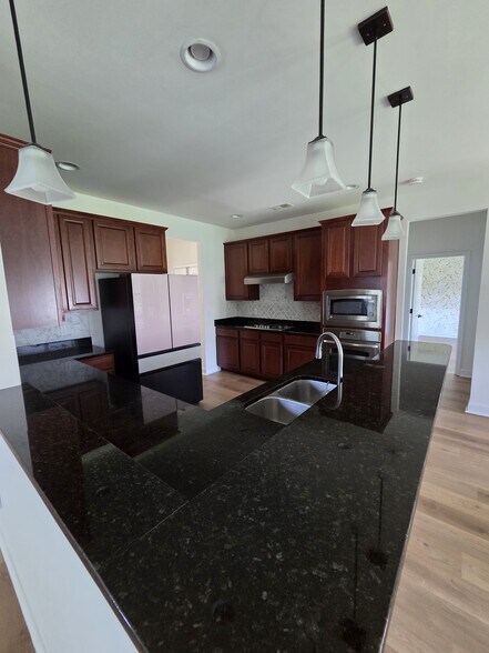 Building Photo - 8312 Compton Acres Ln