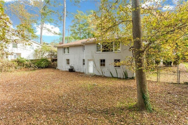 Building Photo - 2720 Stonecreek Rd