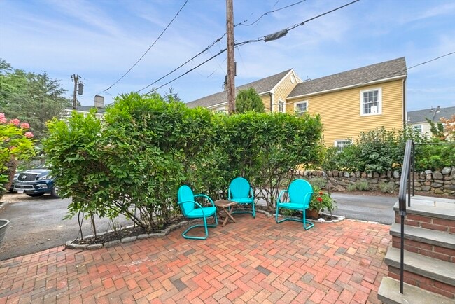 Building Photo - 1 Goodwins Ct