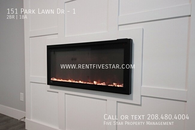 Building Photo - 151 Park Lawn Dr