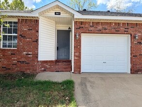 Building Photo - 297 Graystone Cir