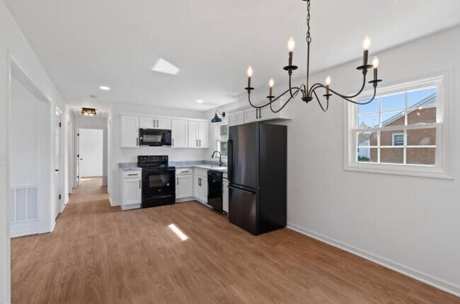 Building Photo - Well maintained 3 bedroom home!