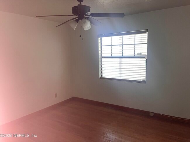 Building Photo - 1410 McDuff Ave S