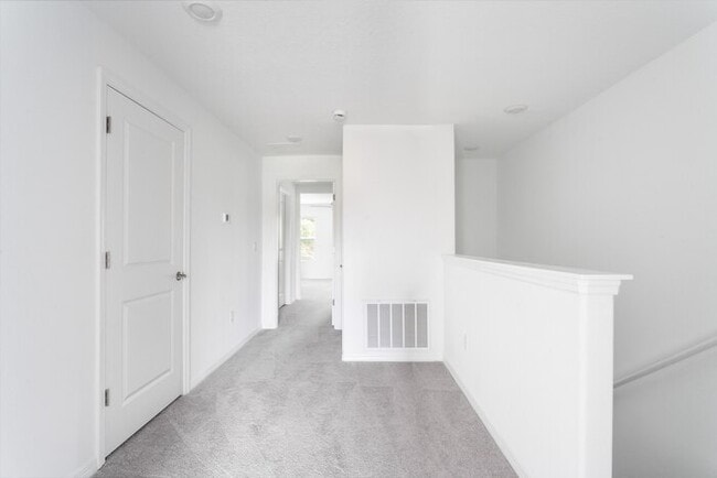 Building Photo - COMING SOON! APPLY NOW! 2BED 2.5BATH