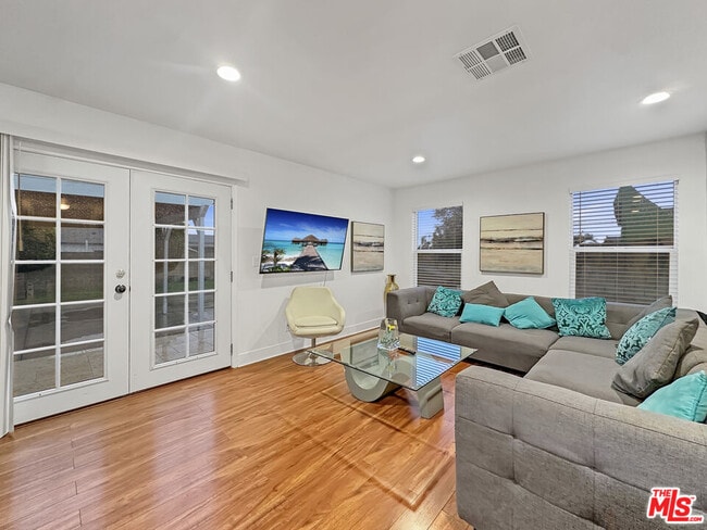 Building Photo - 10328 Firmona Ave