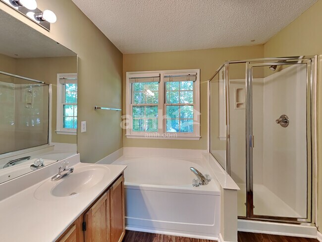 Building Photo - 1003 Pine Acres Ct