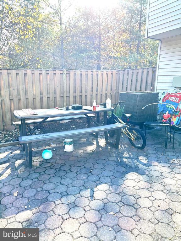 Building Photo - 20408 River Bank St