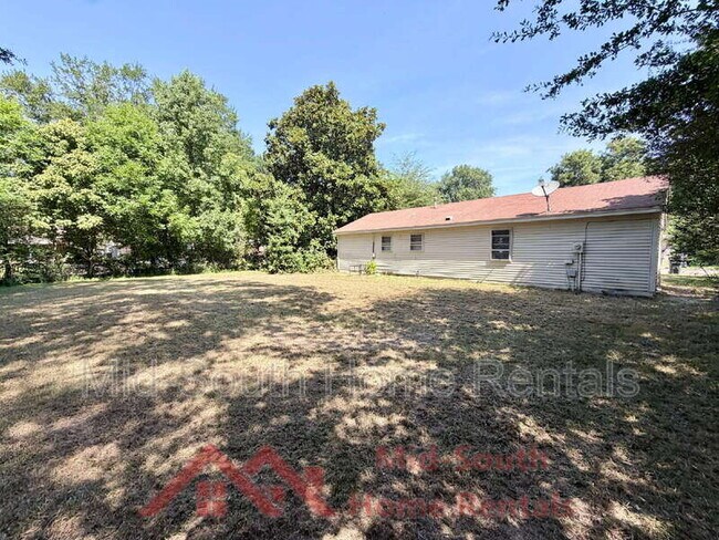 Building Photo - 815 Carol Ann Cove