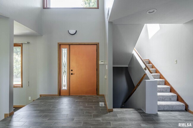 Building Photo - 29 Wildwood Dr