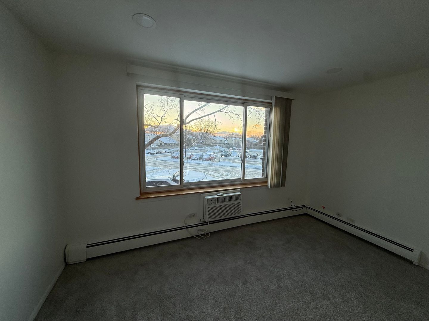 Building Photo - 1375 Rebecca Dr