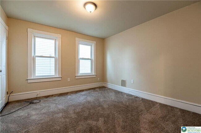 Building Photo - 1057 Jackson St
