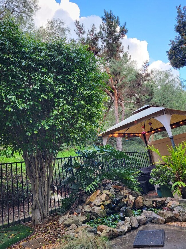 Building Photo - Rare Discovery Hills Gem – 3 Bedroom Home with Serene Backyard Oasis